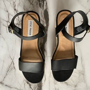Steve Madden wedge shoe